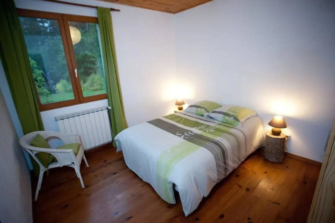 Gites Et Yourtes L'Aousiere Entrepierres 0*,  France
